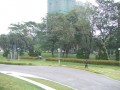 高雄市立文化中心-綠草如茵的草原與乾淨的步道照片