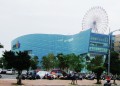 夢時代購物中心-猶如一條藍色鯨魚的夢時代外觀照片