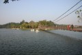 虎頭埤風景區-通往埤中小島的吊橋照片