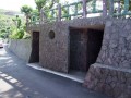 九份福山宮-公廁很有石器時代味道照片