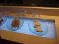大八大飯店 -透著藍光散發冰冷氣息的食材照片