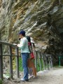 花蓮太魯閣之旅-白楊步道山洞前側拍一張照片